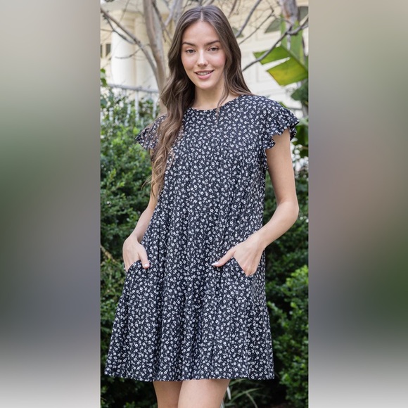 Dresses & Skirts - NWT You and Me Boutique Purple Floral Dress with Pockets